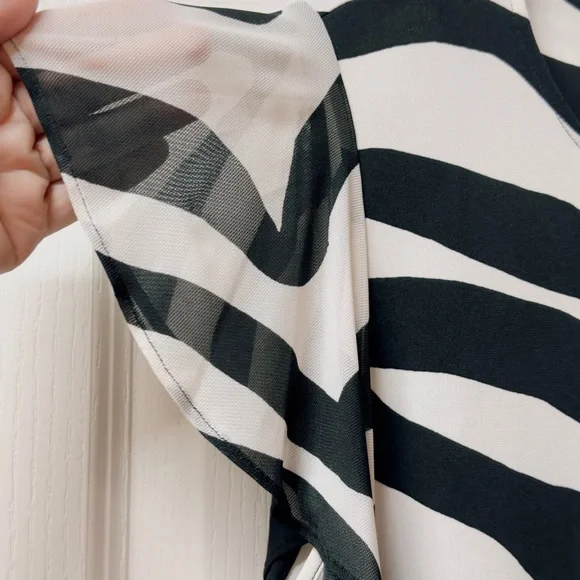 Calvin Klein Zebra Striped Top - Picture 5 of 7